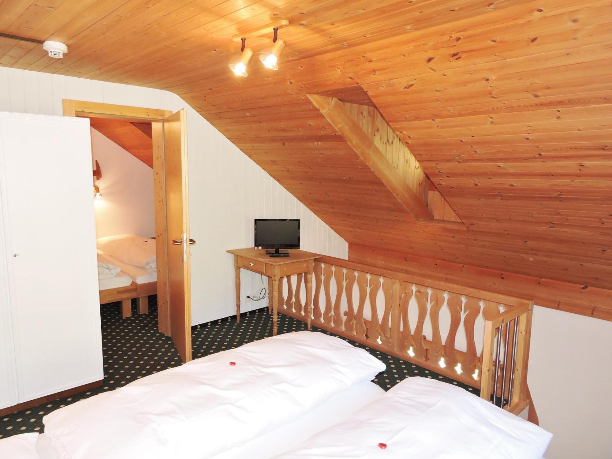 Hotel Posta Sedrun Room photo